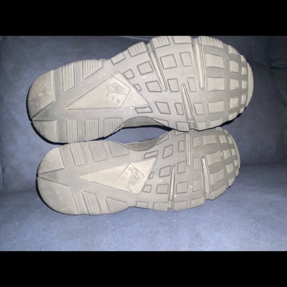 Black Nike huaraches size 8.5 in women - Picture 6 of 6